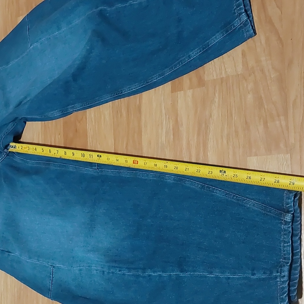 Pilcro Relaxed Barrel Jeans Size 28 - Picture 8 of 10